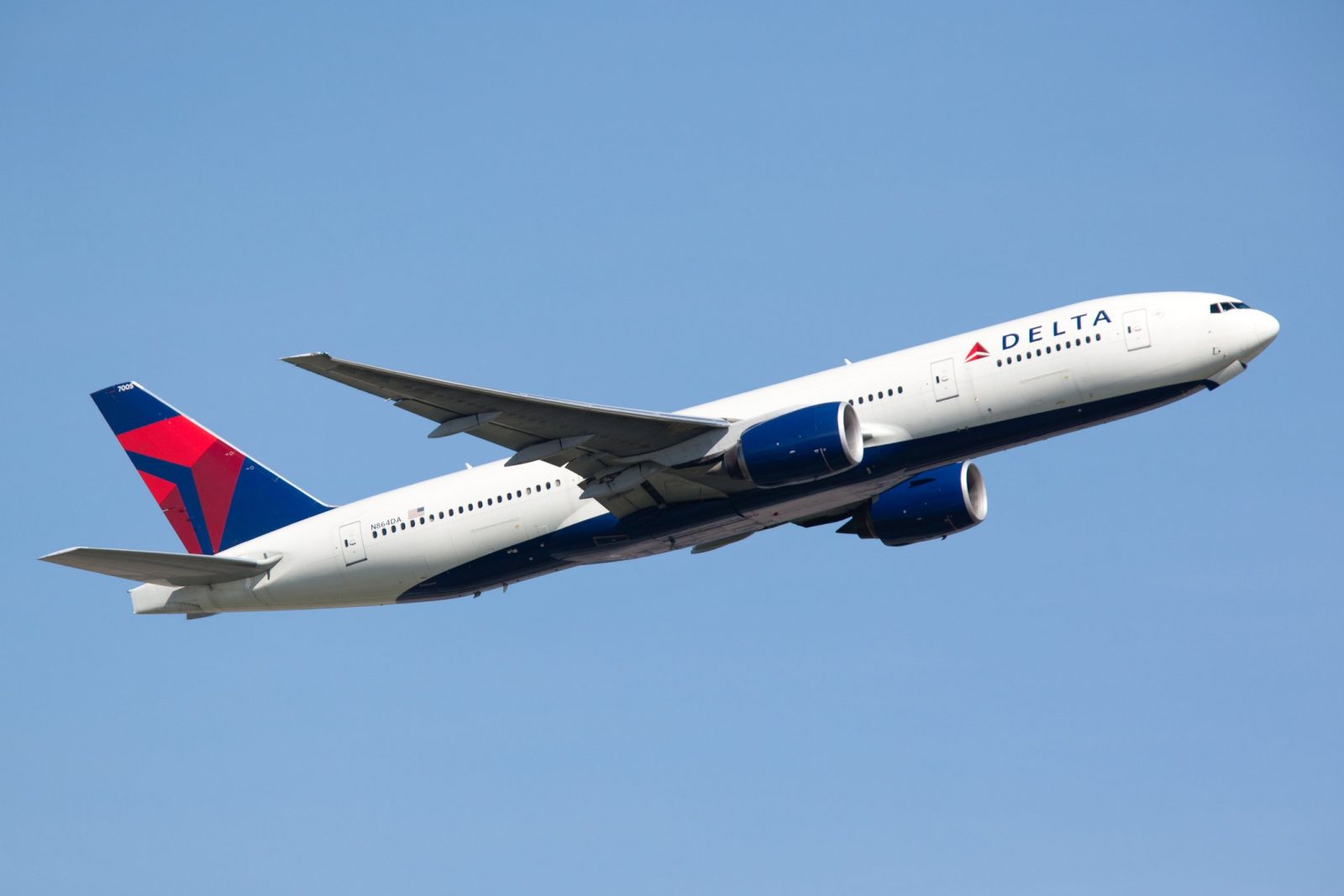 Delta Airlines flight was canceled after smoke stated pouring from engine before take off