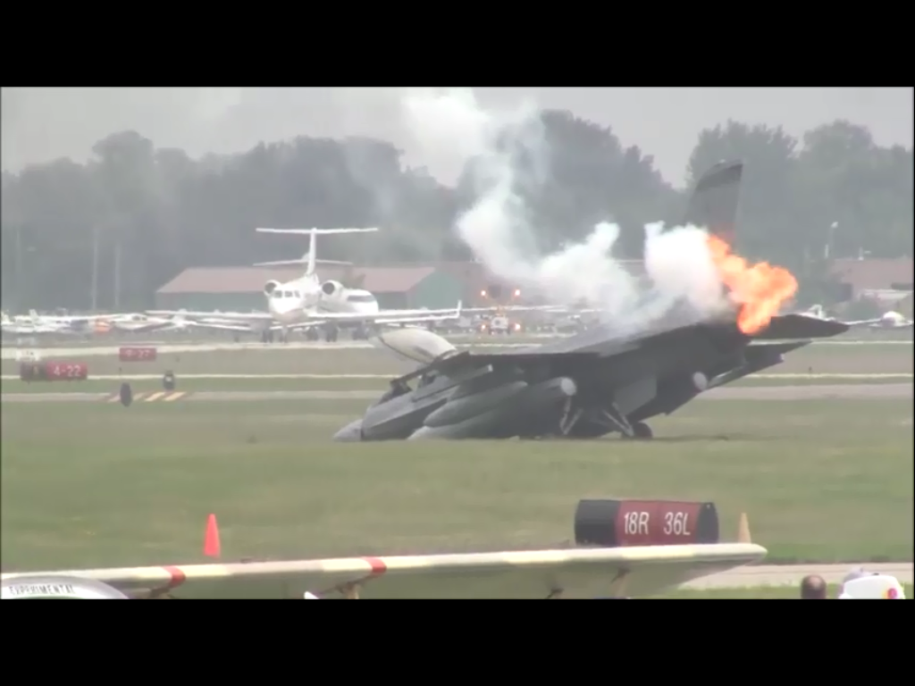 F16 Crash Oshkosh EAA Air Venture