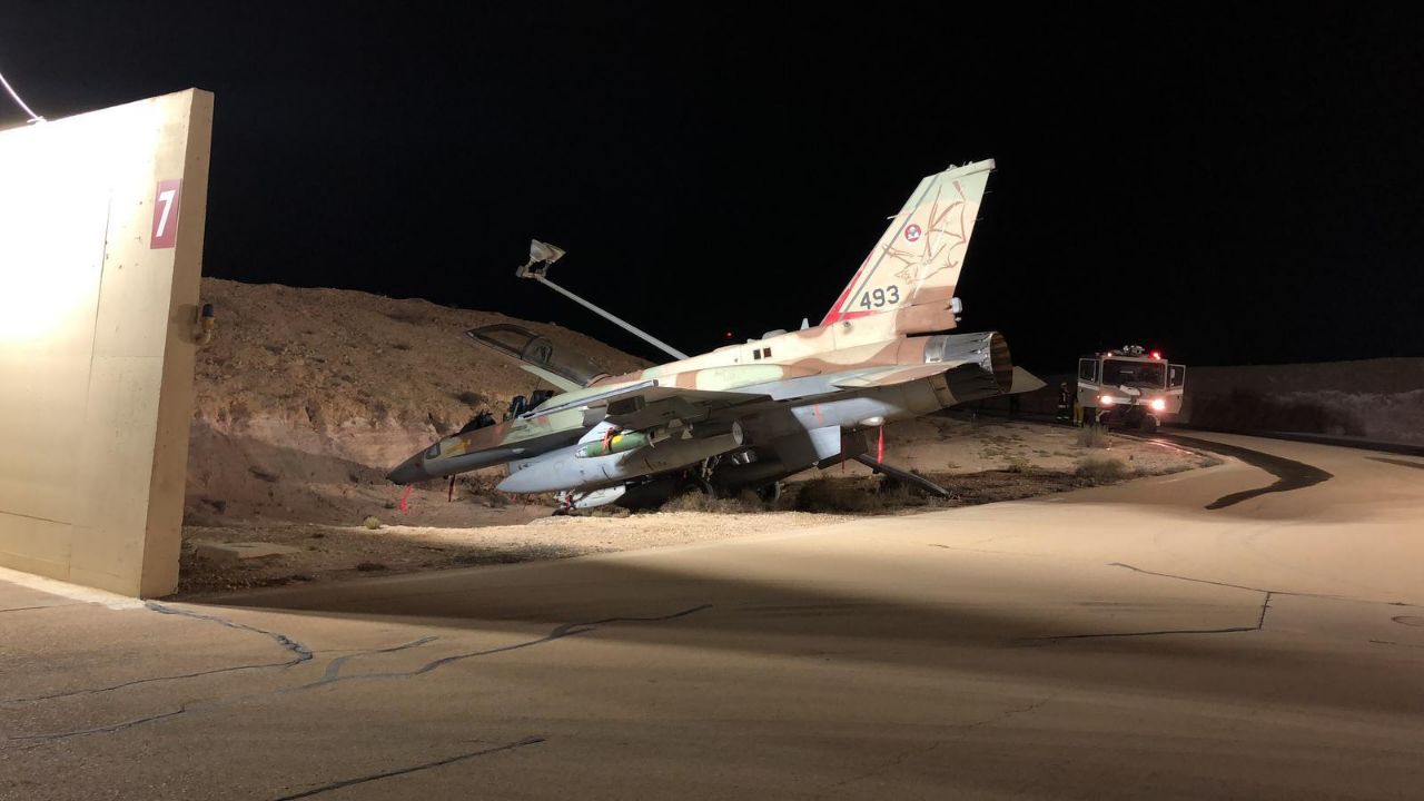 Israeli F-16I Sufa lost control of its braking system during taxi; pilot veered the aircraft into a ditch