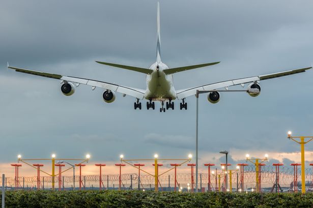 Runway lighting issues on both Heathrow’s runways disrupted air traffic1 | Crewdaily