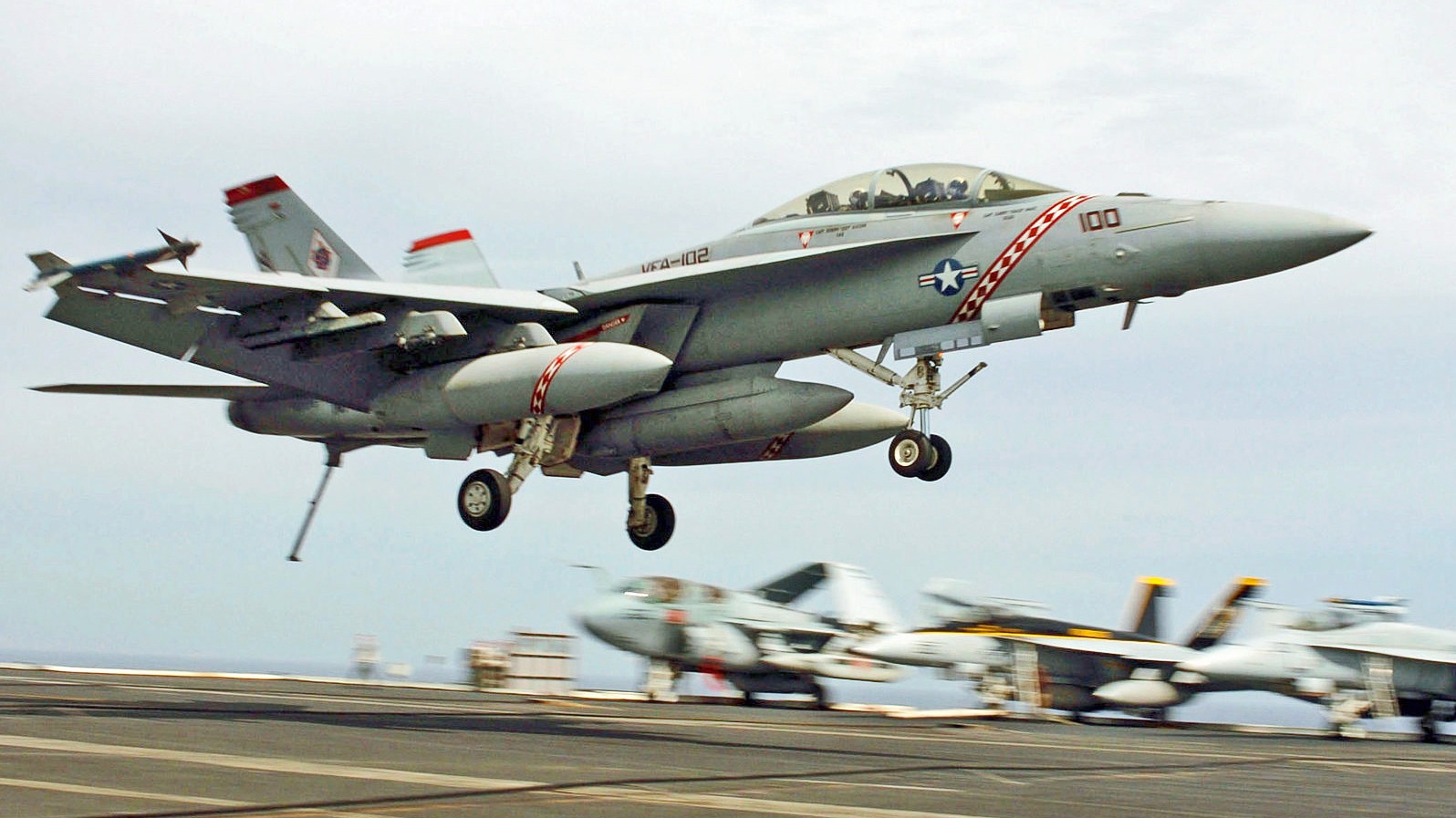 U.S. Navy FA 18F From USS Ronald Reagan Crashes at Sea | Crewdaily