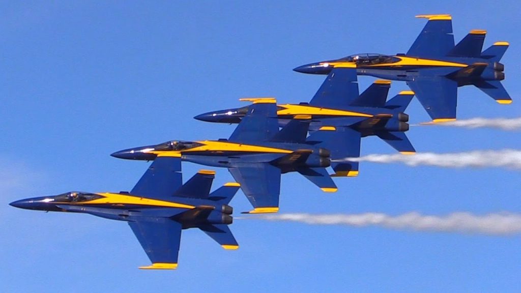 Blue Angels Pilot takes Epic Selfie with phone | Crewdaily