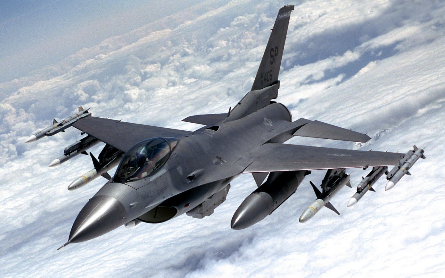 Comparison of F-16 Fighting Falcon VS F-35 Lightning II