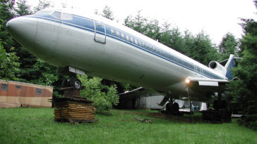 Bruce Campbell; A Man Who Lives In A Boeing 727 In The Middle Of The Woods