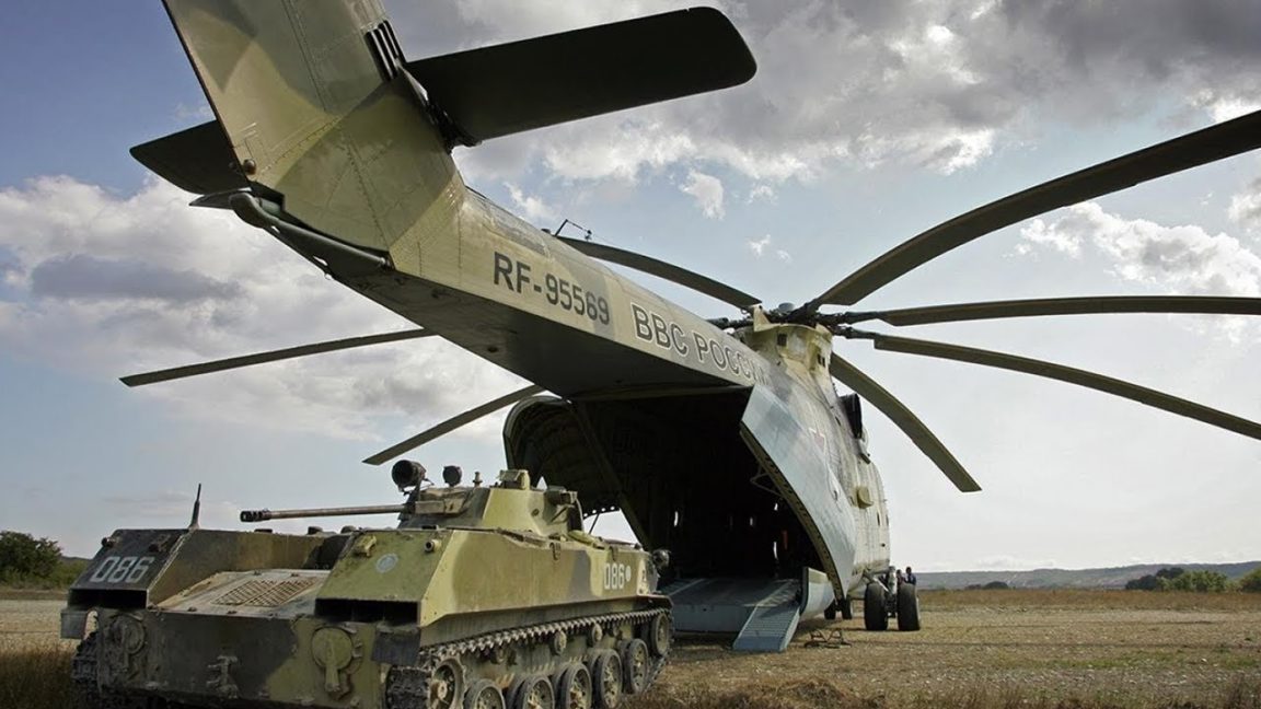 Top 10 Largest Military Transport Helicopters Crew Daily