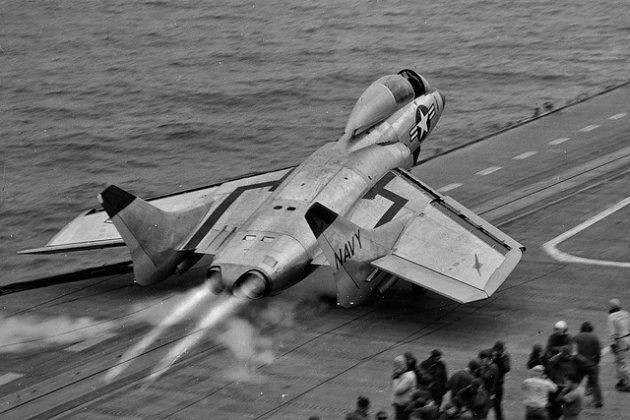 Vought F7U Cutlass2 | Crewdaily