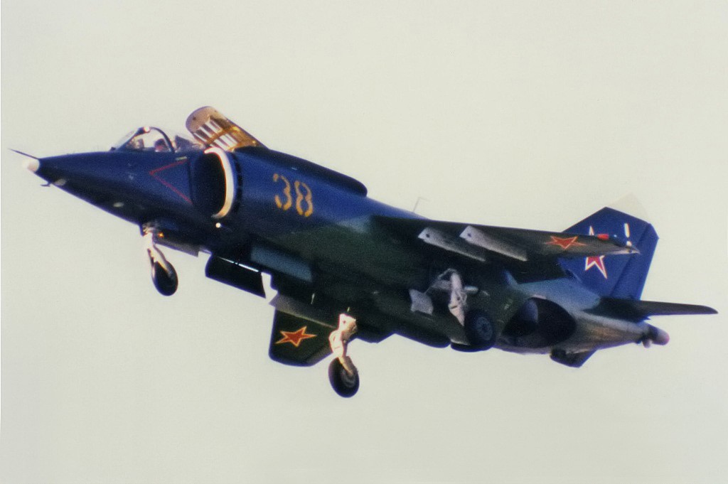 Yakovlev Yak 382 | Crewdaily