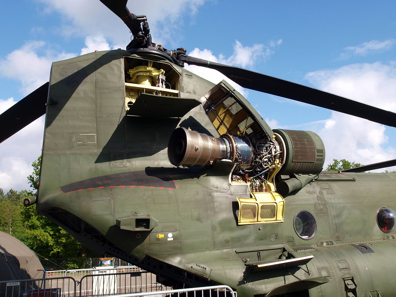 Amazing facts about Boeing CH-47 Chinook; The Military Helicopter