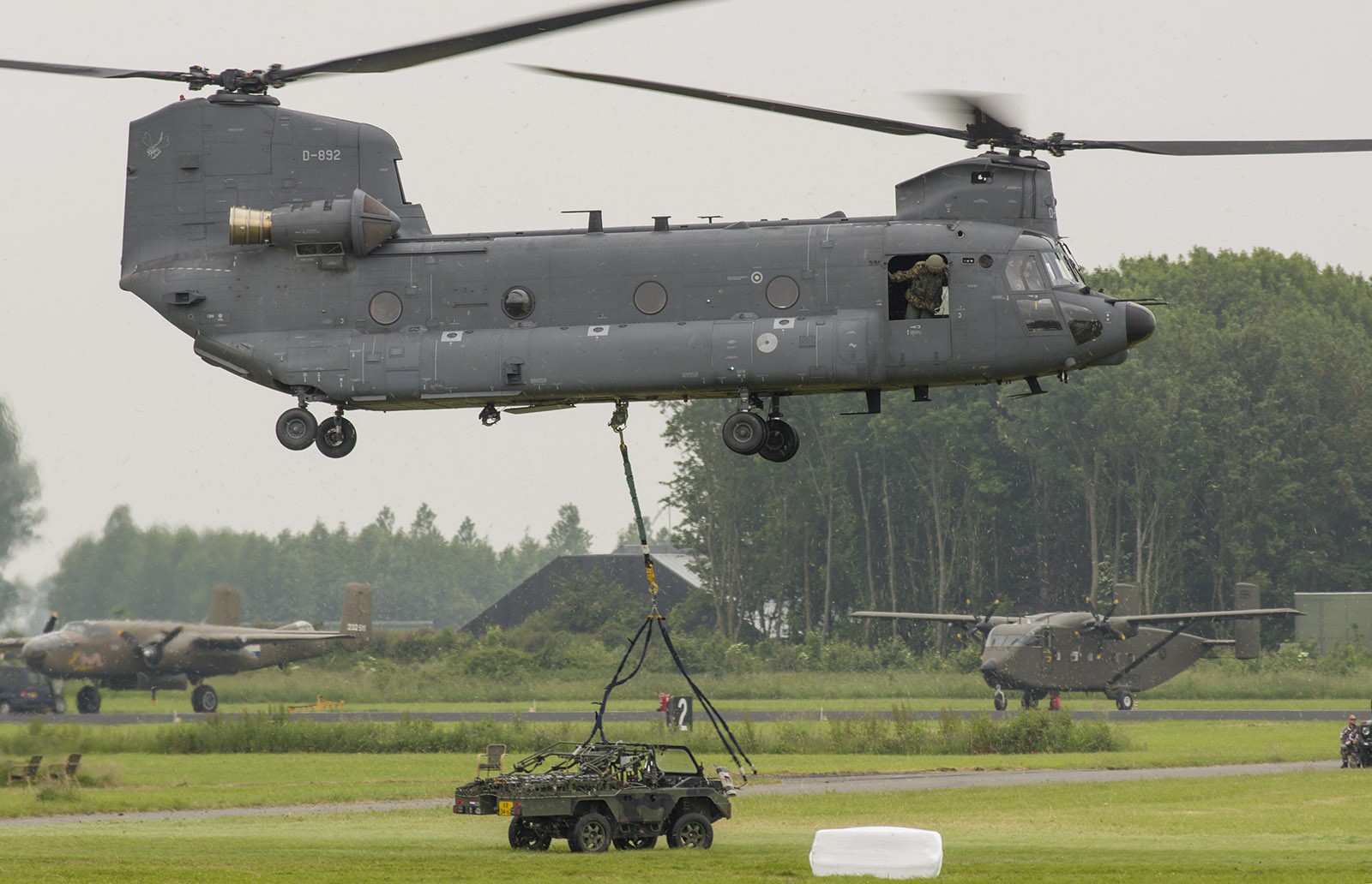 Amazing facts about Boeing CH-47 Chinook; The Military Helicopter