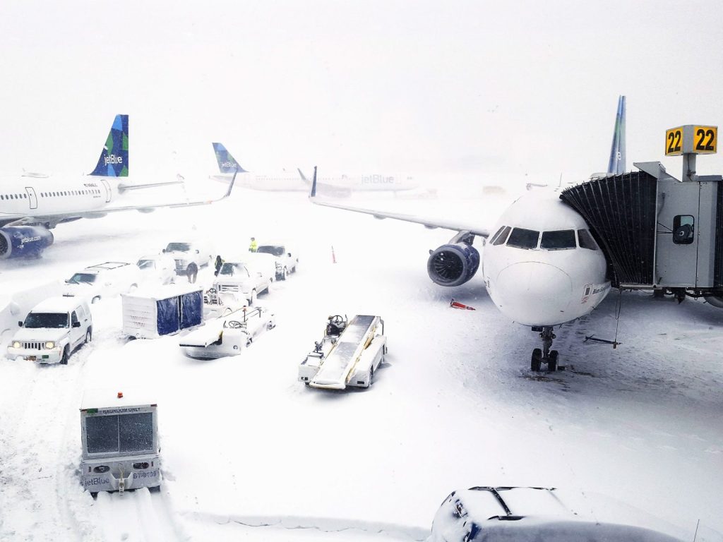 A bomb cyclone snowstorm shut down John F. Kennedy International Airport1 | Crewdaily