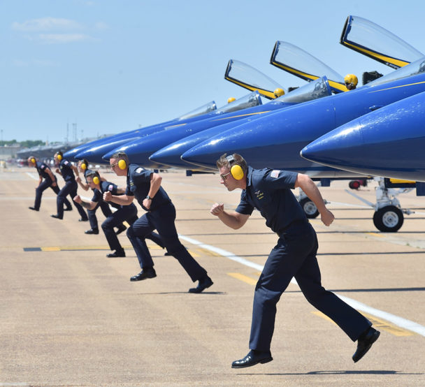 Comparison of Flight Demonstration Teams; Blue Angels VS Thunderbirds