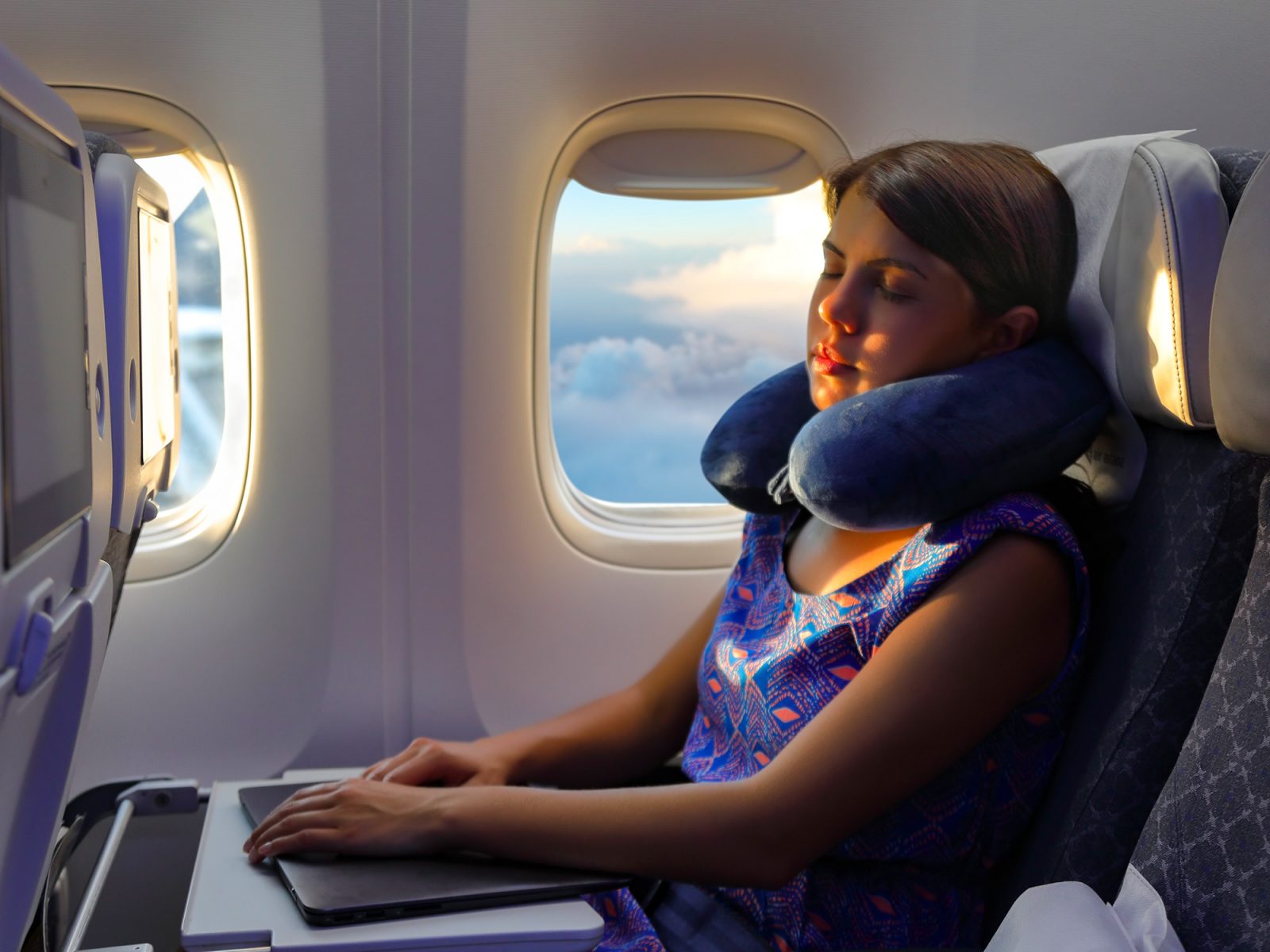 Travel Essentials everyone should buy before air travel