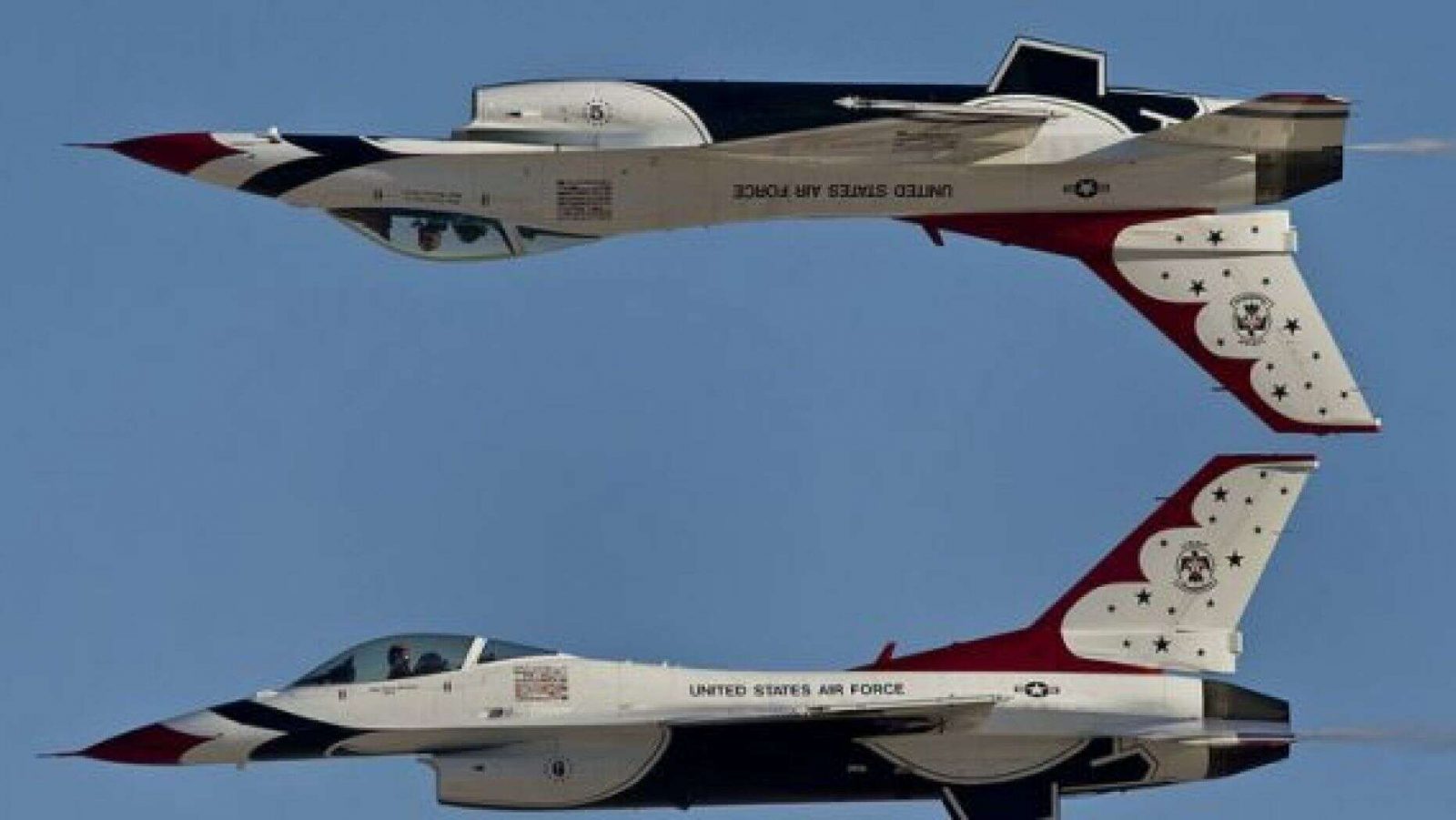 Comparison of Flight Demonstration Teams; Blue Angels VS Thunderbirds