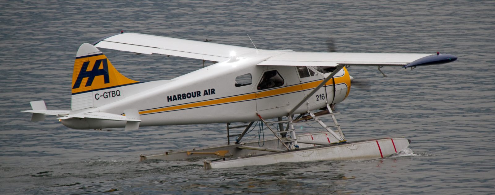 de Havilland Canada DHC-2 Beaver: Civilian STOL (Short Take-Off landing) Utility Transport Aircraft