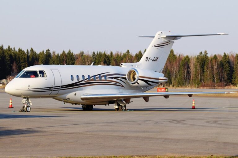 Hawker 4000 Jet: Complete Charter Guide, Specs & Performance Hawker 4000 Jet | Crewdaily
