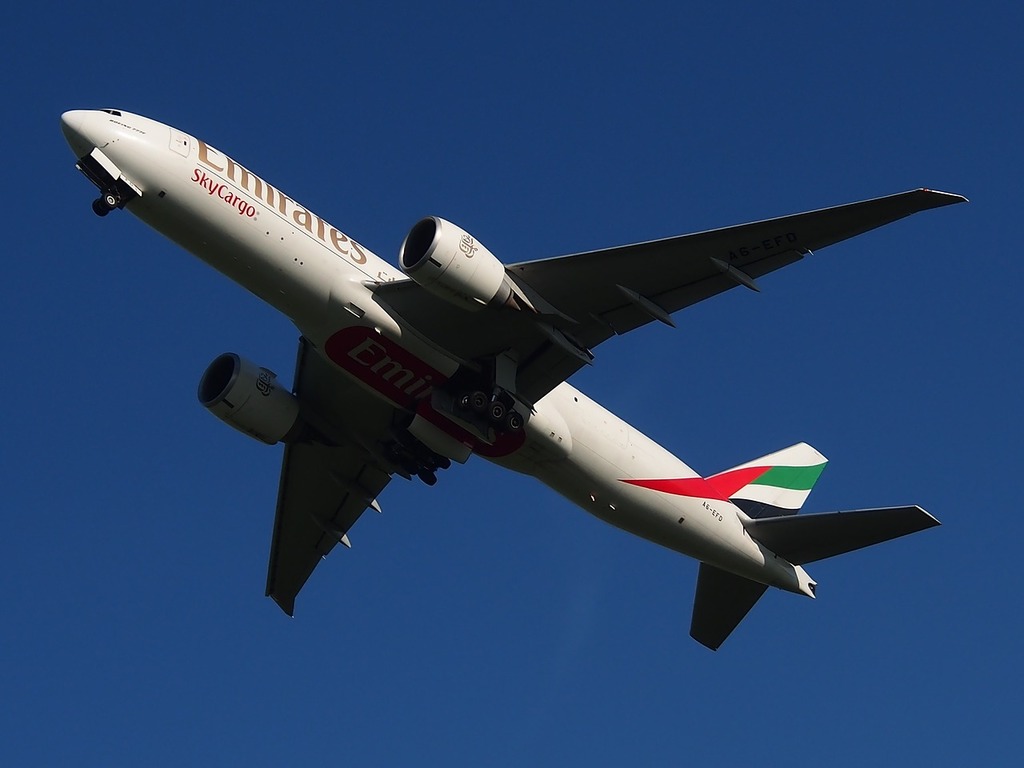 Emirates Pilot Requirements: The Honest 2026 Hiring Guide Emirates pilot requirements Boeing 777 Dubai International Airport