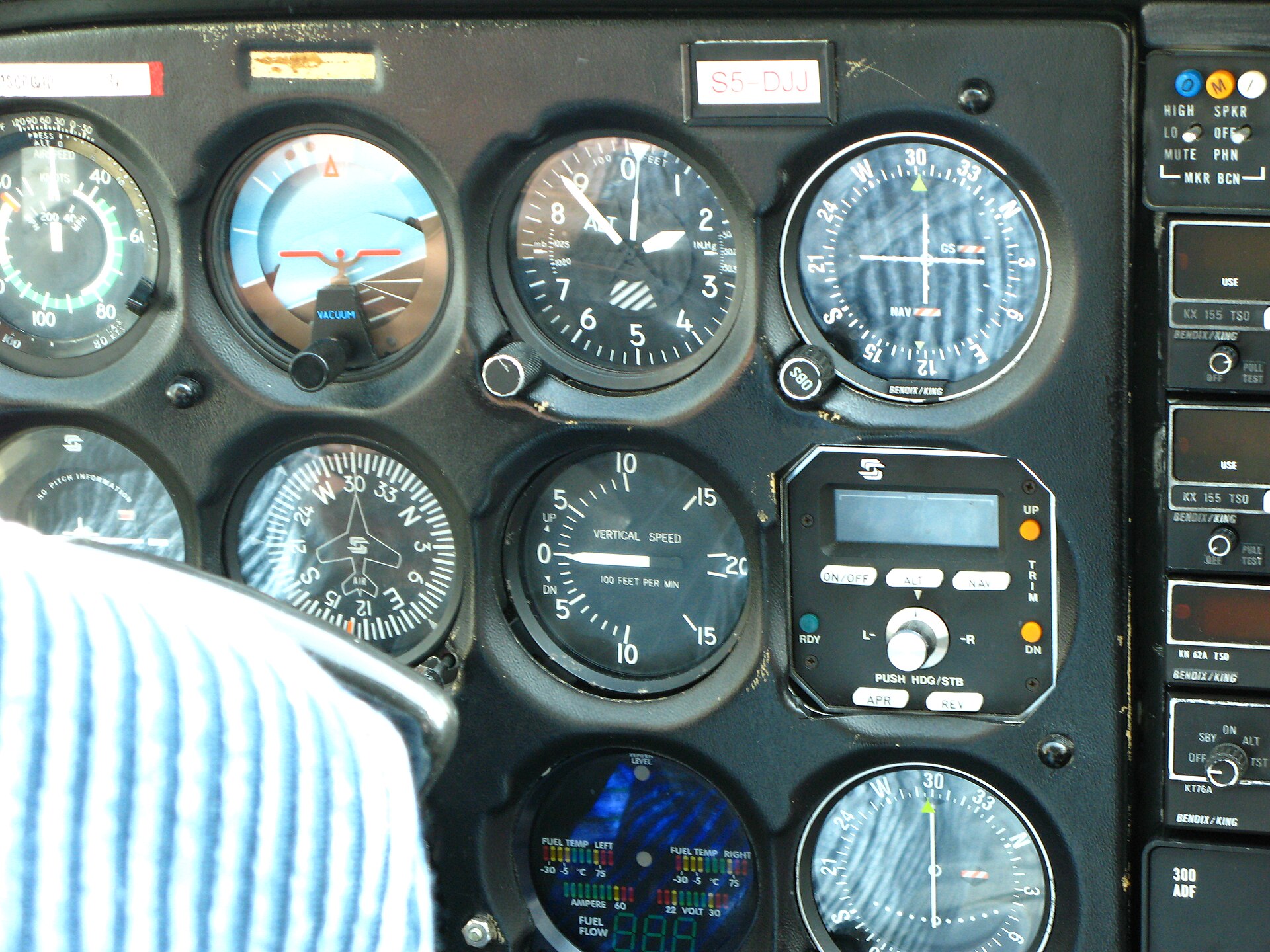 How to Pay for Flight School in 2026: Who Actually Pays 5 The instrument panel of a Cessna 172 training aircraft