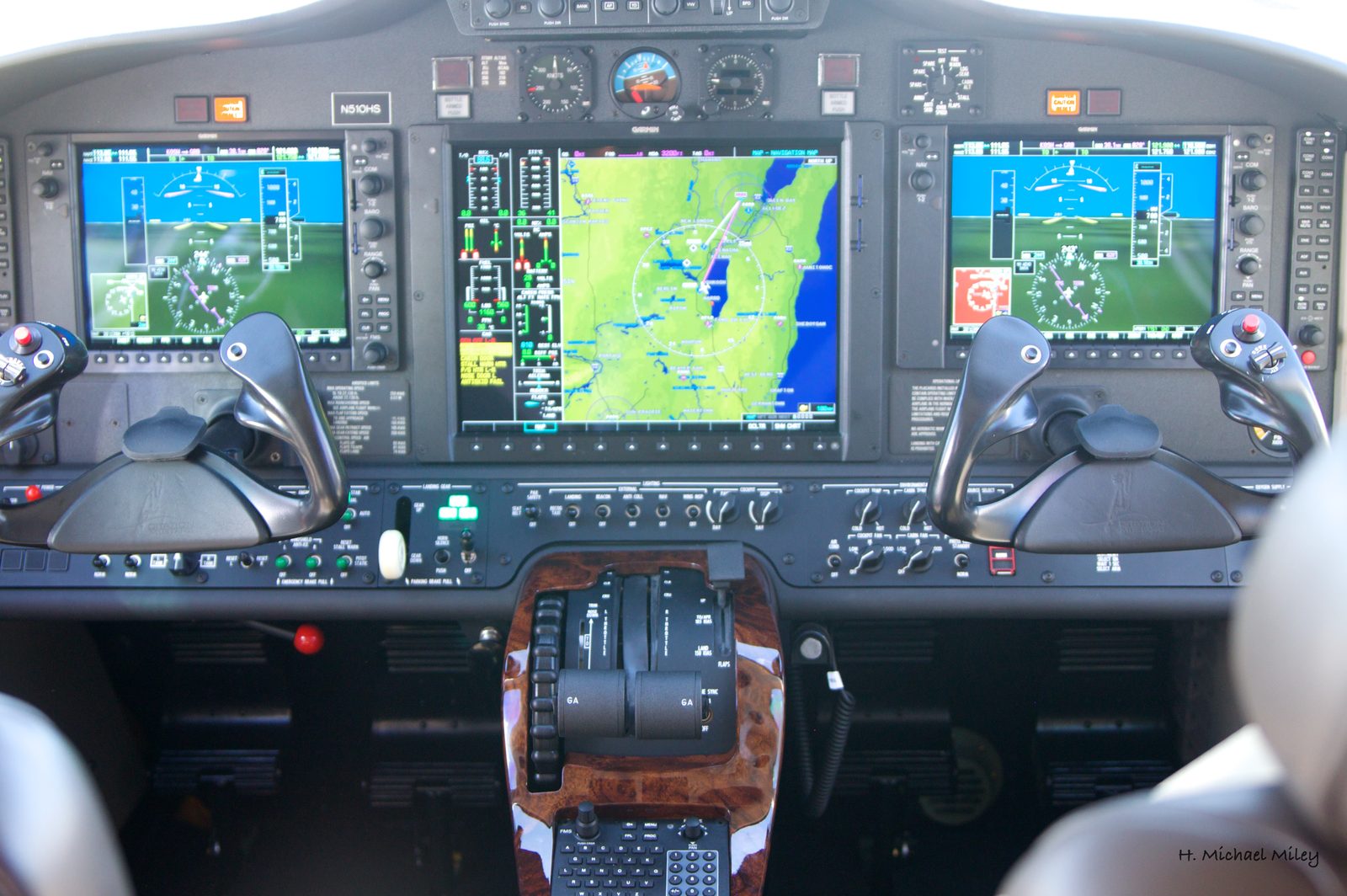 How Does Private Jet Charter Work? The Process Explained 4 The glass cockpit of a Cessna Citation Mustang