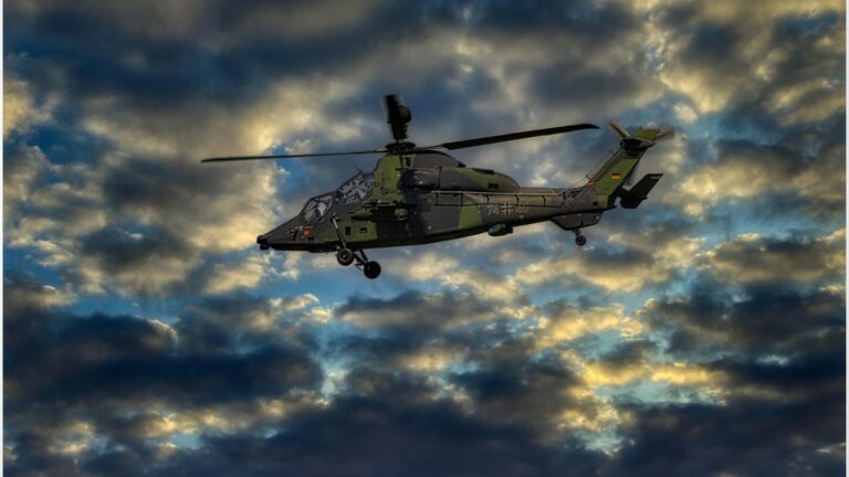 What Actually Happens When a Helicopter’s Engine Fails (It Doesn’t Fall Out of the Sky) featured helicopter engine fails | Crewdaily