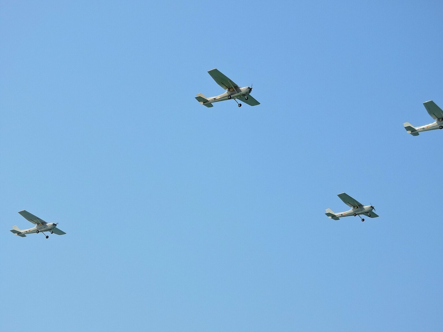 Does a Student Pilot Certificate Expire? What It Lets You Do A Cessna 150 training aircraft parked on grass